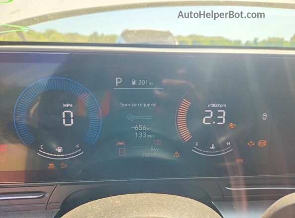 KM8HBCAB8RU108513 2024 HYUNDAI KONA White Սարքավորումների վահանակի տեսք