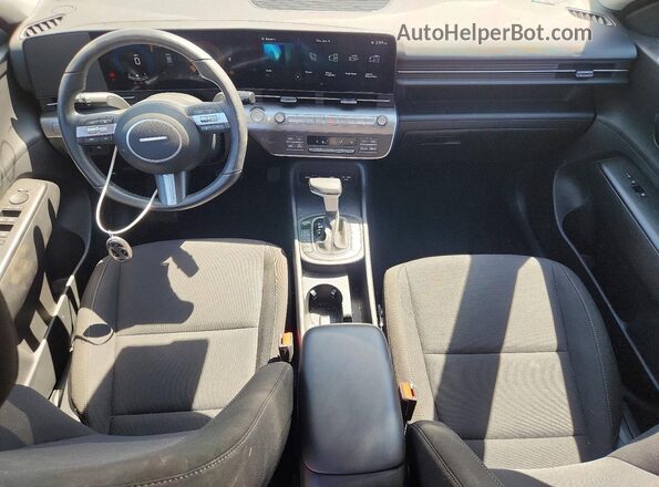 KM8HBCAB8RU108513 2024 HYUNDAI KONA White Առջևի վահանակի տեսք