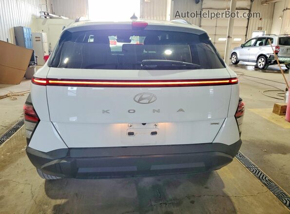 KM8HBCABXRU135048 2024 HYUNDAI KONA White უკანა ხედი