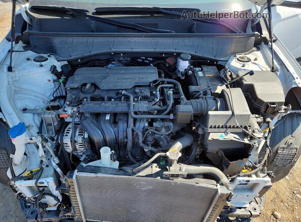 KM8HBCABXRU166624 2024 HYUNDAI KONA White Vista del compartimento del motor