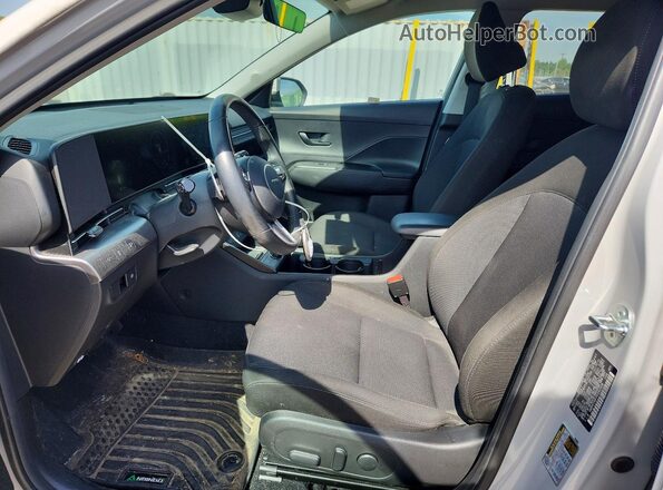 KM8HCCAB1RU062908 2024 HYUNDAI KONA White წინა სალონის ხედი