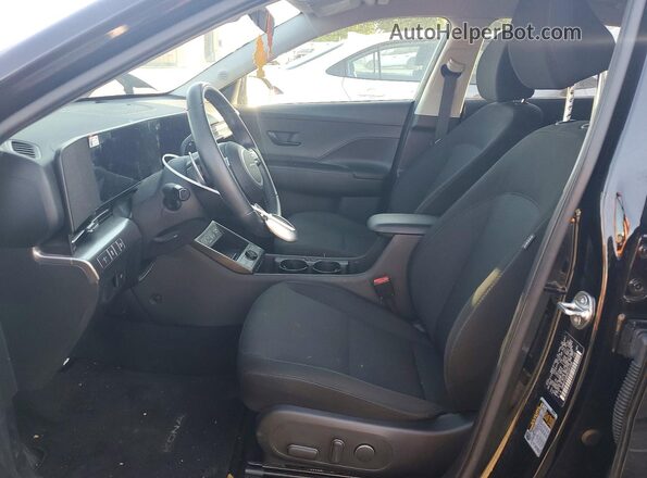 KM8HCCAB5RU091358 2024 HYUNDAI KONA Черный Вид салона спереди