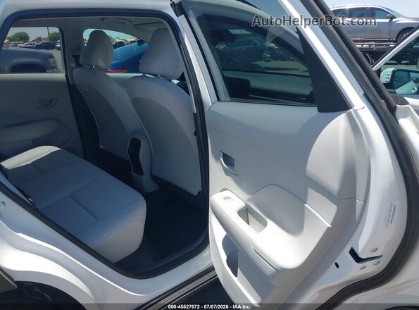 KM8HCCABXSU220037 2025 HYUNDAI KONA White VIN կոդի պիտակի տեսք