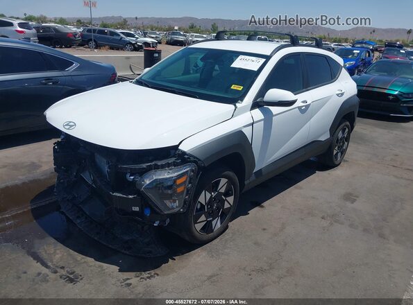 KM8HCCABXSU220037 2025 HYUNDAI KONA White Առջևի ձախ երեք քառորդ տեսարան