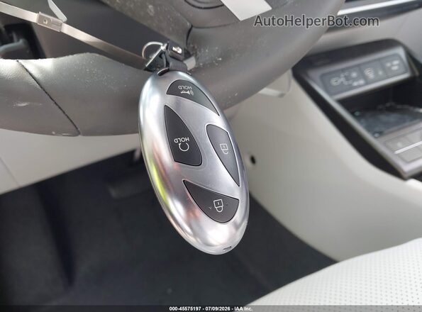 KM8HDCA38TU469055 2026 HYUNDAI KONA Красный Вид панели приборов