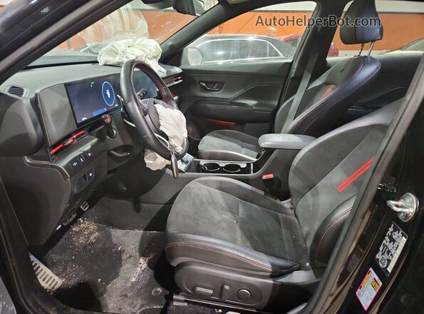KM8HECA34RU091676 2024 HYUNDAI KONA Black წინა სალონის ხედი