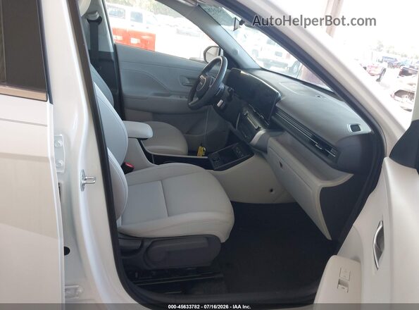 KM8HECA35TU365460 2026 HYUNDAI KONA White Widok wnętrza z przodu