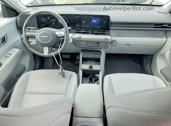 KM8HECA36SU196001 2025 HYUNDAI KONA Белый Вид панели приборов