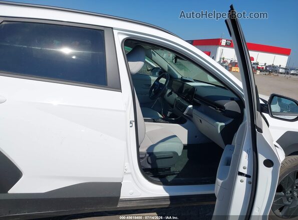 KM8HF3AB8TU406796 2026 HYUNDAI KONA White Vista interior delantera