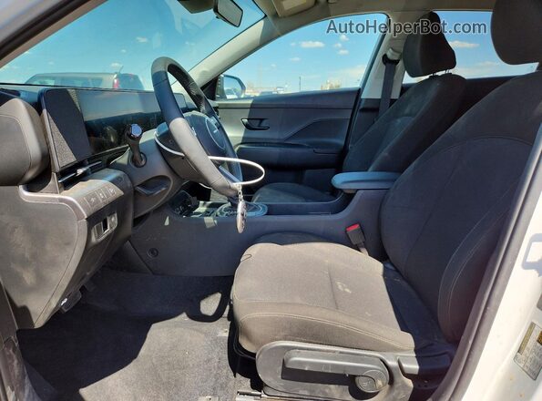 KM8HF3AB8TU462382 2026 HYUNDAI KONA White Front interior view