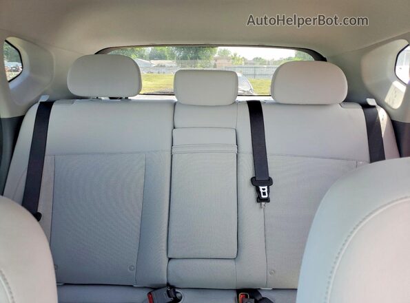 KM8HFCAB0TU407635 2026 HYUNDAI KONA White Rear seats view