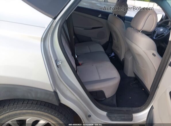 KM8J23A43GU062220 2016 HYUNDAI TUCSON Silver VIN կոդի պիտակի տեսք
