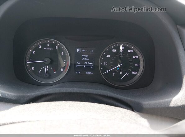 KM8J2CA45JU656265 2018 HYUNDAI TUCSON Серебряный Вид задних сидений
