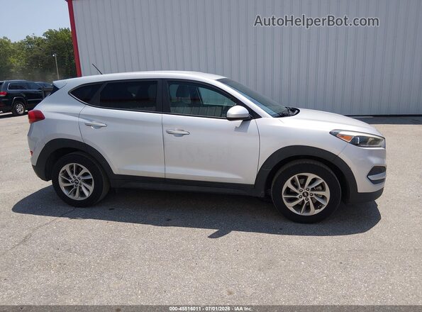 KM8J2CA45JU656265 2018 HYUNDAI TUCSON Серебряный Вид задней части салона