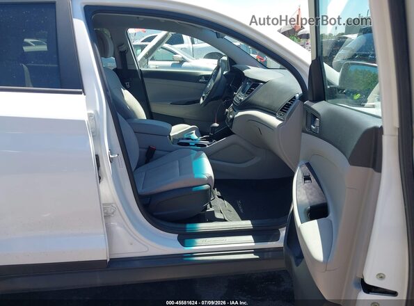 KM8J2CA46JU701164 2018 HYUNDAI TUCSON White წინა სალონის ხედი