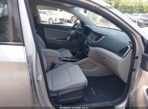 KM8J2CA47JU657322 2018 HYUNDAI TUCSON Silver Vista interior delantera