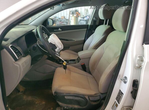 KM8J2CA47LU281045 2020 HYUNDAI TUCSON White Вид салону спереду
