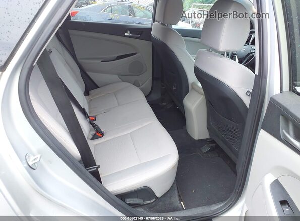 KM8J2CA49KU953492 2019 HYUNDAI TUCSON Silver VIN կոդի պիտակի տեսք