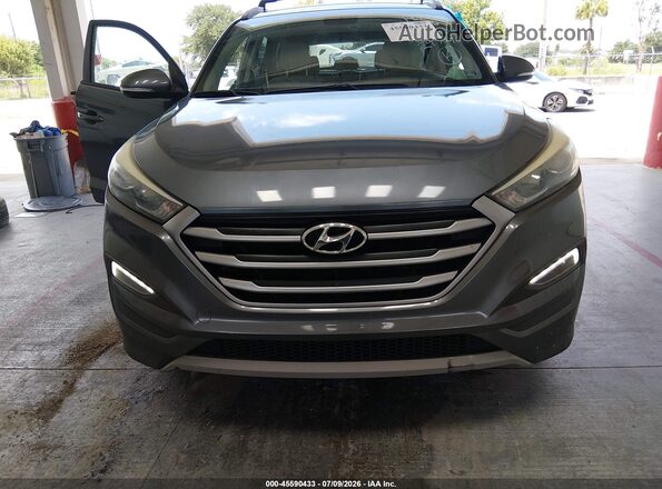 KM8J33A20HU397139 2017 HYUNDAI TUCSON Gray Widok wnętrza z tyłu