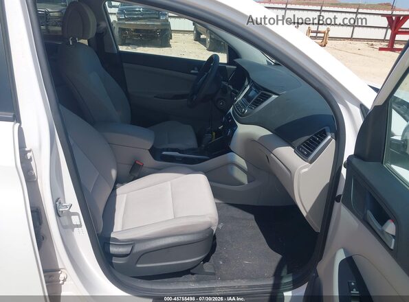 KM8J33A26HU308058 2017 HYUNDAI TUCSON White Front interior view