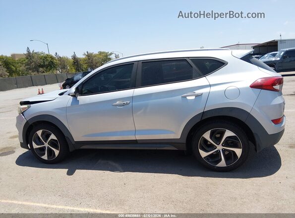 KM8J33A28GU263347 2016 HYUNDAI TUCSON Silver Widok wnętrza 360 stopni