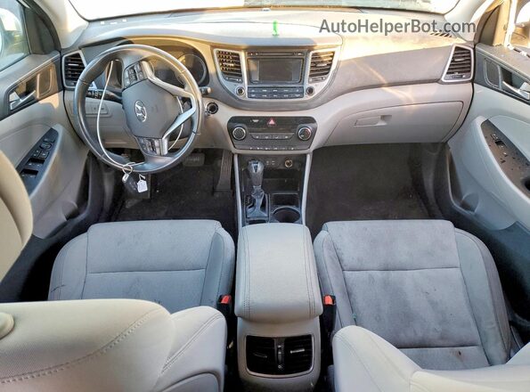 KM8J33A29HU470105 2017 HYUNDAI TUCSON White Widok deski rozdzielczej