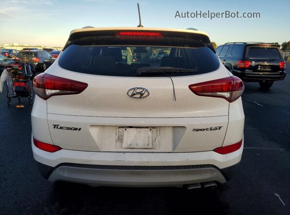KM8J33A29HU470105 2017 HYUNDAI TUCSON White Widok z tyłu