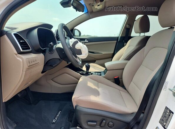 KM8J33A43LU125792 2020 HYUNDAI TUCSON White Front interior view
