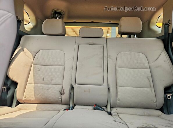 KM8J33A43LU125792 2020 HYUNDAI TUCSON White Rear seats view