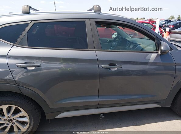 KM8J33A44JU789676 2018 HYUNDAI TUCSON Gray Rear interior view