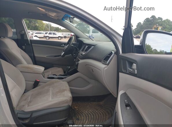 KM8J33A44JU803785 2018 HYUNDAI TUCSON Silver Вид салону спереду