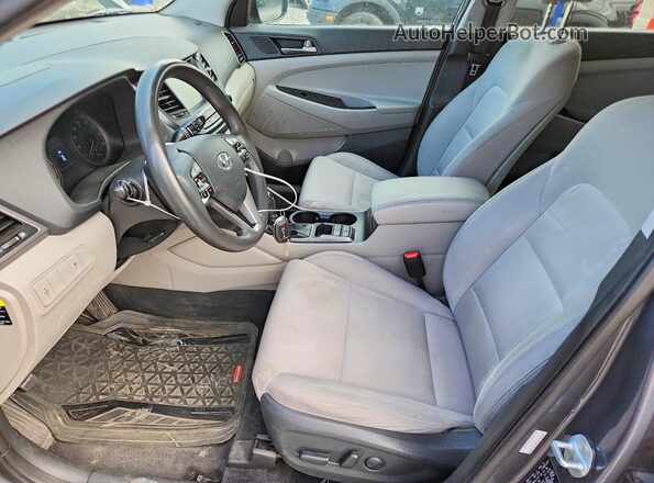 KM8J33A46JU691331 2018 HYUNDAI TUCSON Gray Front interior view