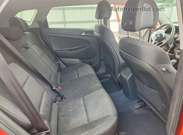 KM8J33A47HU417498 2017 HYUNDAI TUCSON Оранжевый Вид задней части салона