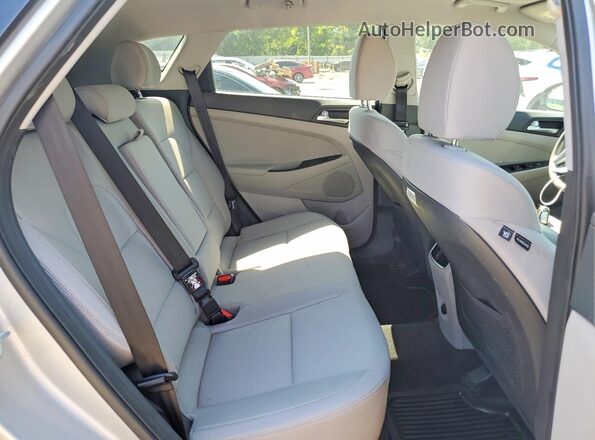 KM8J33AL4LU141054 2020 HYUNDAI TUCSON Silver უკანა სალონის ხედი
