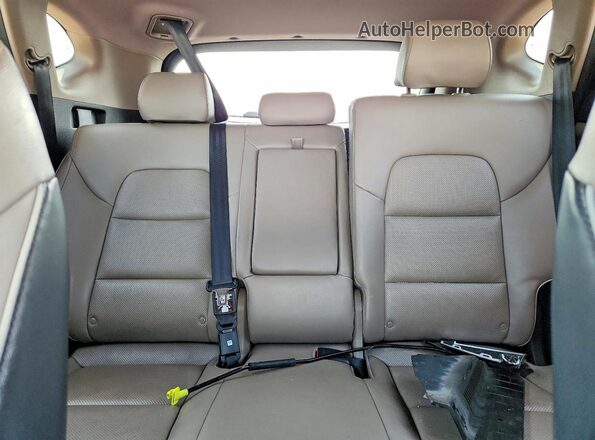 KM8J33AL4MU285611 2021 HYUNDAI TUCSON White Rear seats view