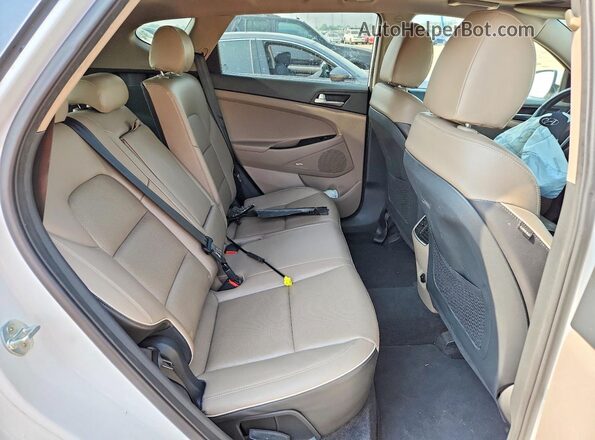 KM8J33AL4MU285611 2021 HYUNDAI TUCSON White Rear interior view