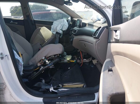 KM8J33AL5MU321483 2021 HYUNDAI TUCSON White Vista interior delantera