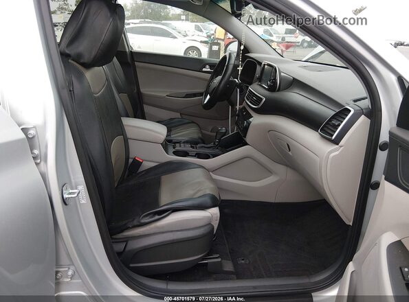 KM8J33AL6KU038667 2019 HYUNDAI TUCSON Серебряный Вид салона спереди