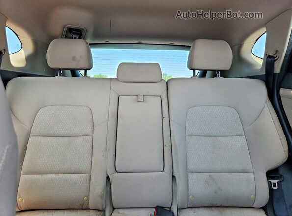 KM8J3CA46GU036773 2016 HYUNDAI TUCSON Red Rear seats view