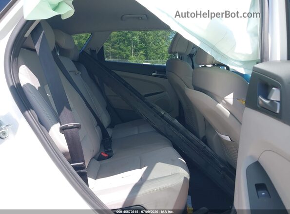 KM8J3CA49GU077138 2016 HYUNDAI TUCSON White VIN sticker view