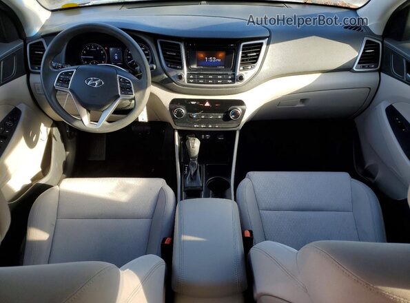 KM8J3CA4XHU313183 2017 HYUNDAI TUCSON Серебряный Вид панели приборов