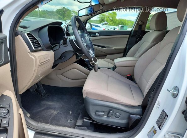 KM8J3CAL7KU058023 2019 HYUNDAI TUCSON White Вид салону спереду