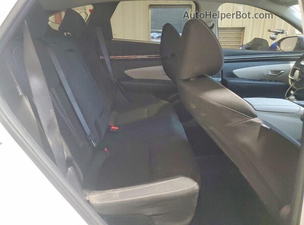 KM8JBCD15RU211683 2024 HYUNDAI TUCSON White Vista interior trasera