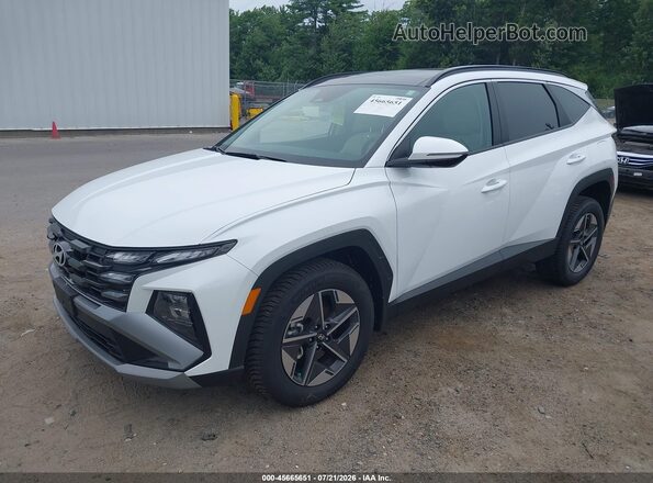 KM8JCDD16SU386744 2025 HYUNDAI TUCSON HYBRID White წინა მარცხენა ხედი სამი მეოთხედიდან