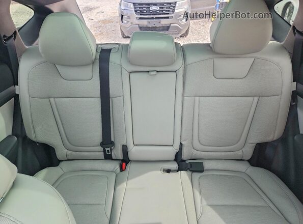 KM8JEDD17TU414630 2026 HYUNDAI TUCSON White Rear seats view