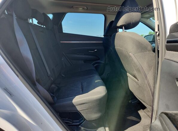 KM8JFCA16NU026982 2022 HYUNDAI TUCSON White Rear interior view