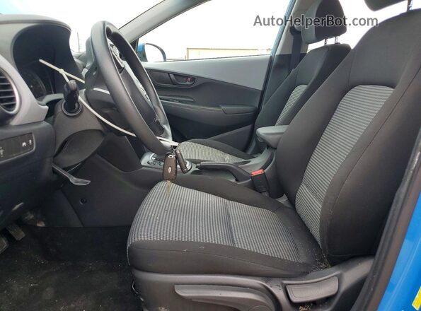 KM8K12AA4LU409345 2020 HYUNDAI KONA Синий Вид салона спереди