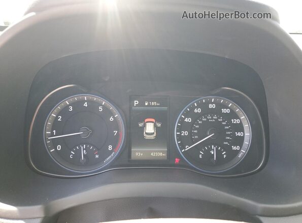 KM8K12AA4MU719738 2021 HYUNDAI KONA Gray Սարքավորումների վահանակի տեսք