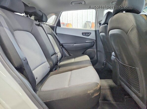 KM8K12AA7LU573026 2020 HYUNDAI KONA White Հետևի նստատեղերի տեսք