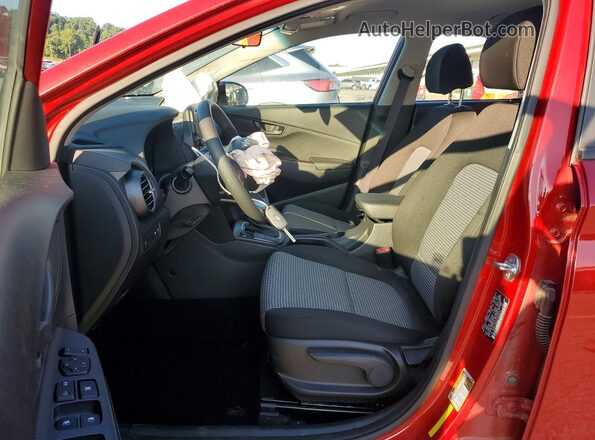 KM8K12AA7LU593678 2020 HYUNDAI KONA Красный Вид салона спереди